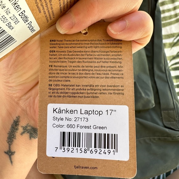 Fjallraven Kanken Laptop Bag 17” in Forest Green - Picture 10 of 13